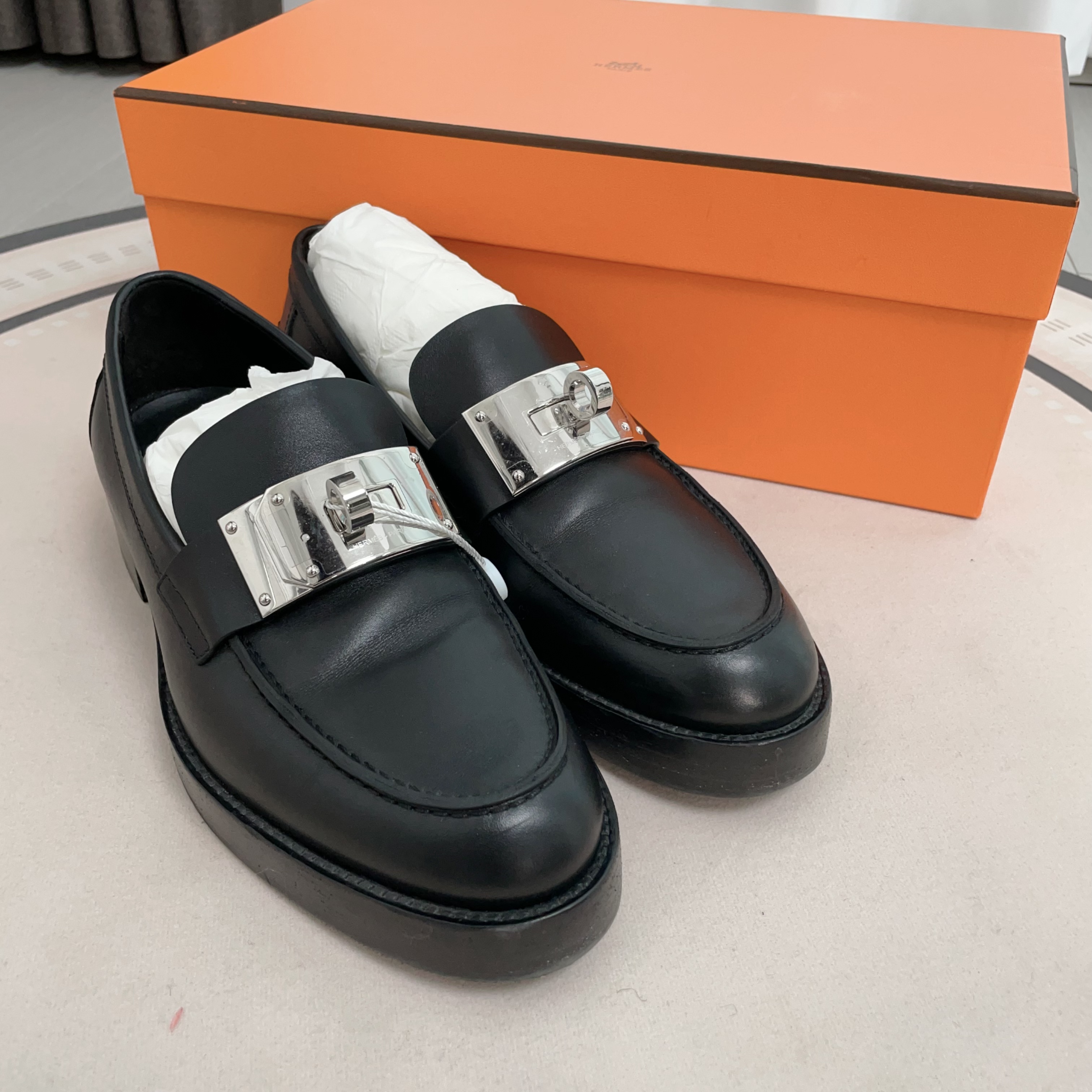 95新 Hermes/爱马仕 牛皮Kelly扣皮鞋38码/251031LYHYQ45