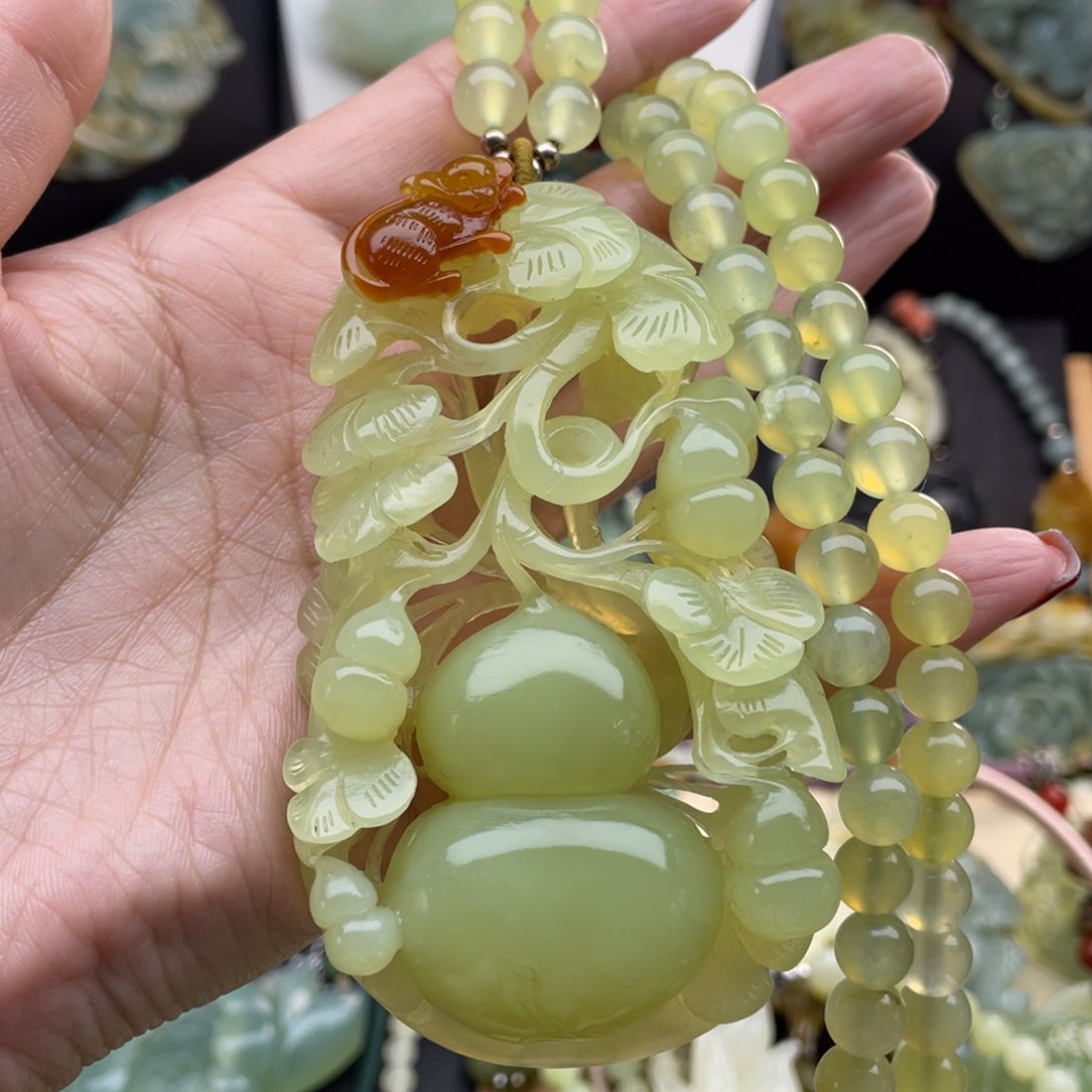 蛇纹石玉颈饰未镶嵌c*