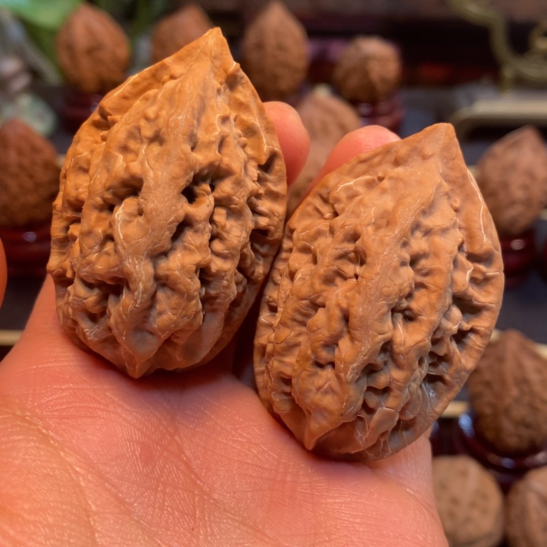 文玩核桃吊坠大肉筋