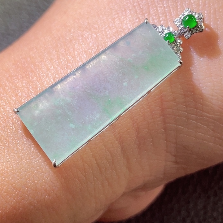 翡翠18K金镶嵌颈饰翡翠