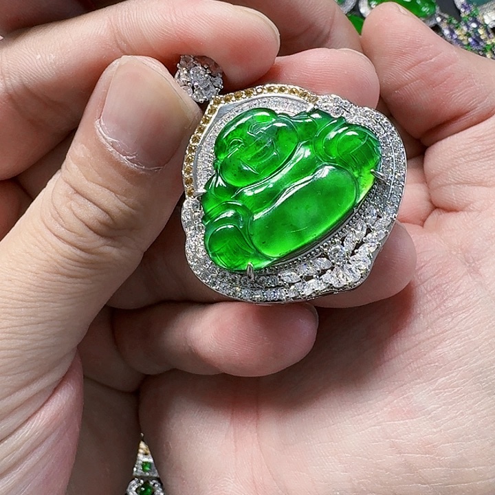 翡翠颈饰未镶嵌天然A货翡翠放漏