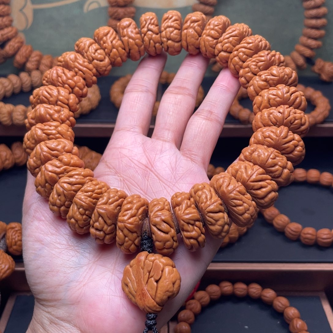 吊坠桃核23豹子头