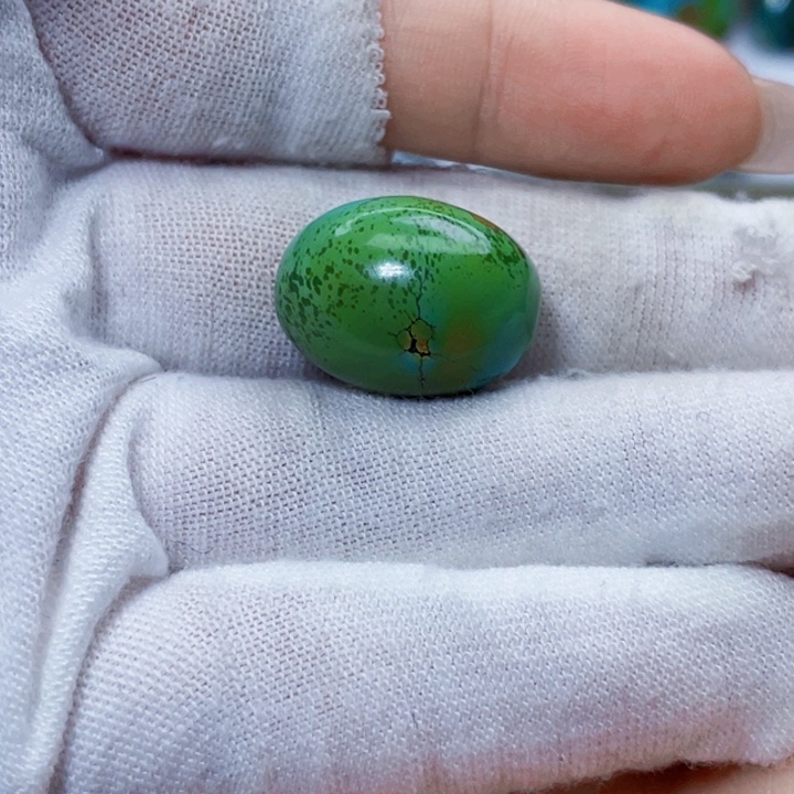 绿松石未镶嵌饰品