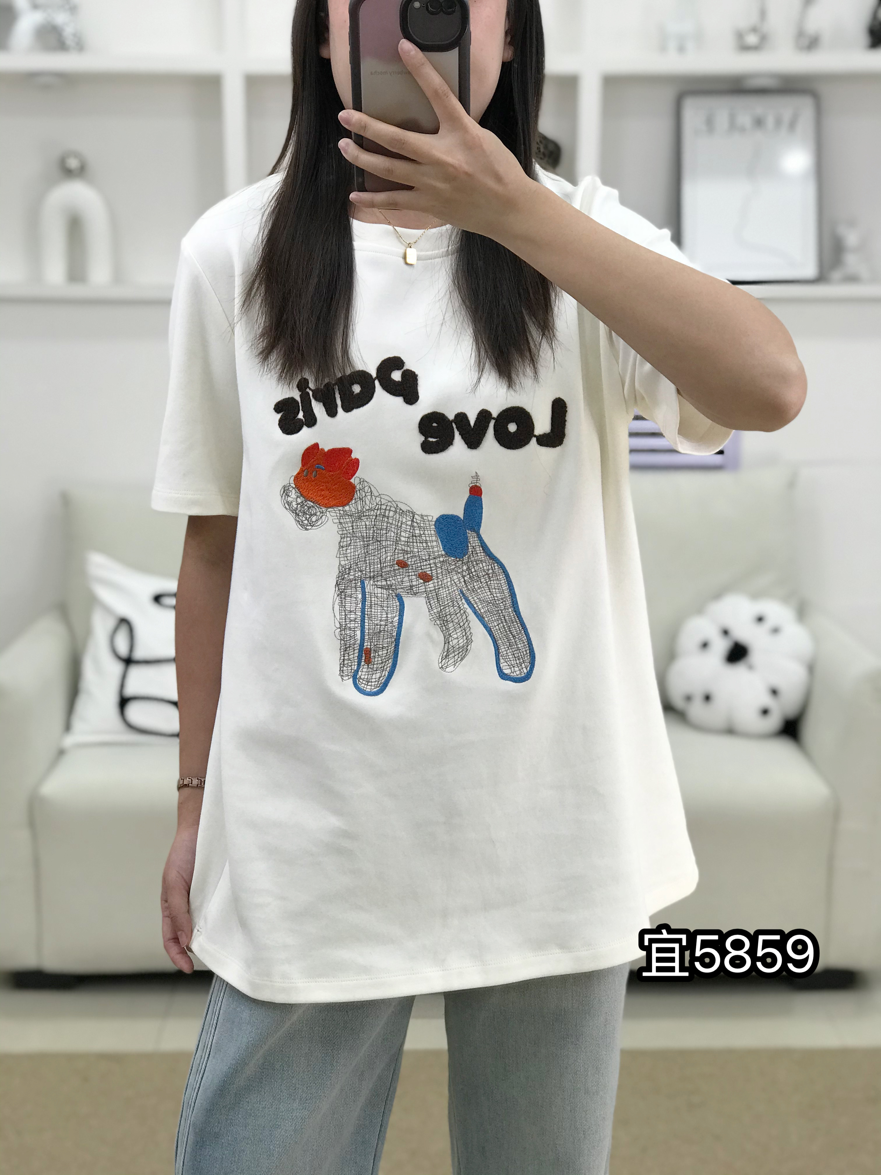 {莹莹推荐}5859秋季大码女装减龄线条涂鸦刺绣磨毛短袖