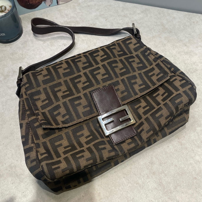 95新 FENDI/芬迪 芬迪/Fendi 老花大号法棍单肩包29*20