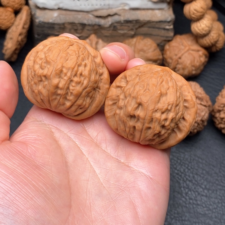 桃核把件尺寸42大红袍