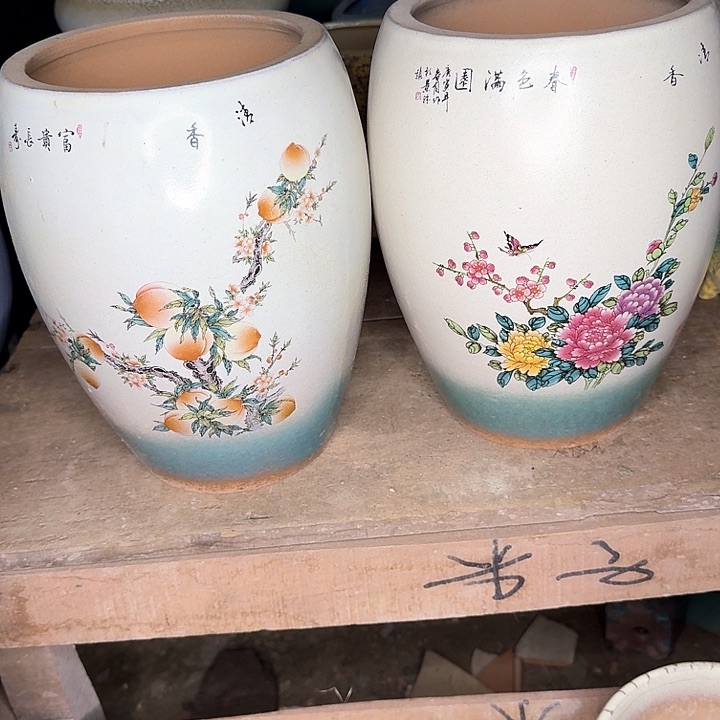 粗砂花盆微瑕花盆处理来咯