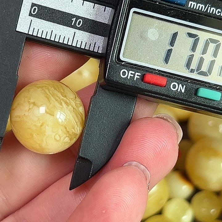 蜜蜡未镶嵌裸石125微瑕