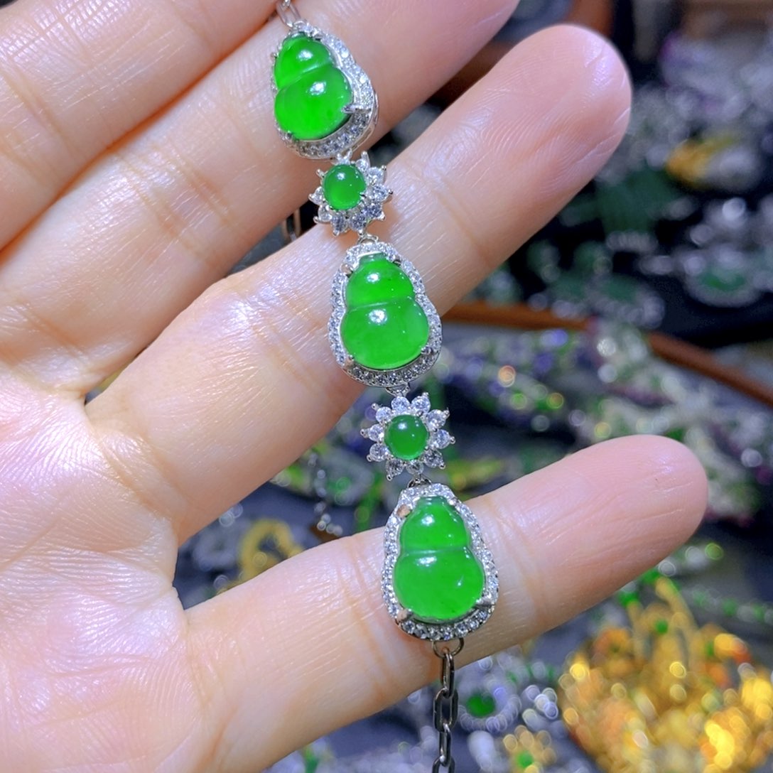 翡翠颈饰银S925镶嵌天然翡翠