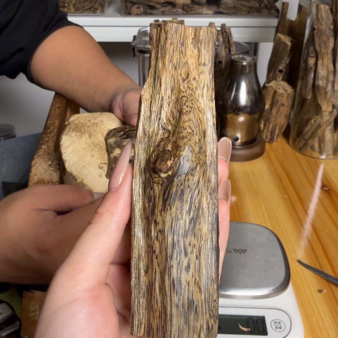 沉香陆河虫漏香26克