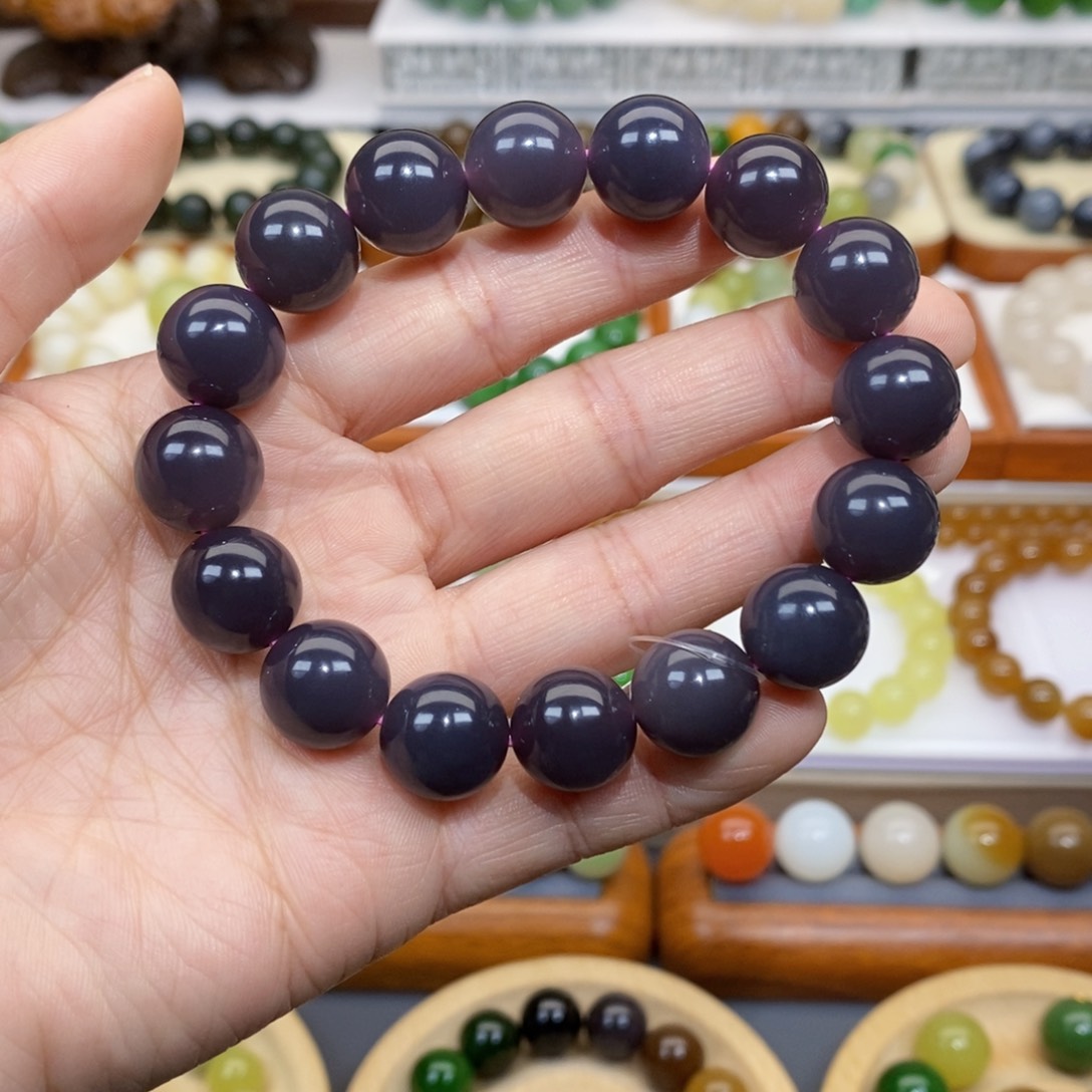 和田玉手串未镶嵌印**?