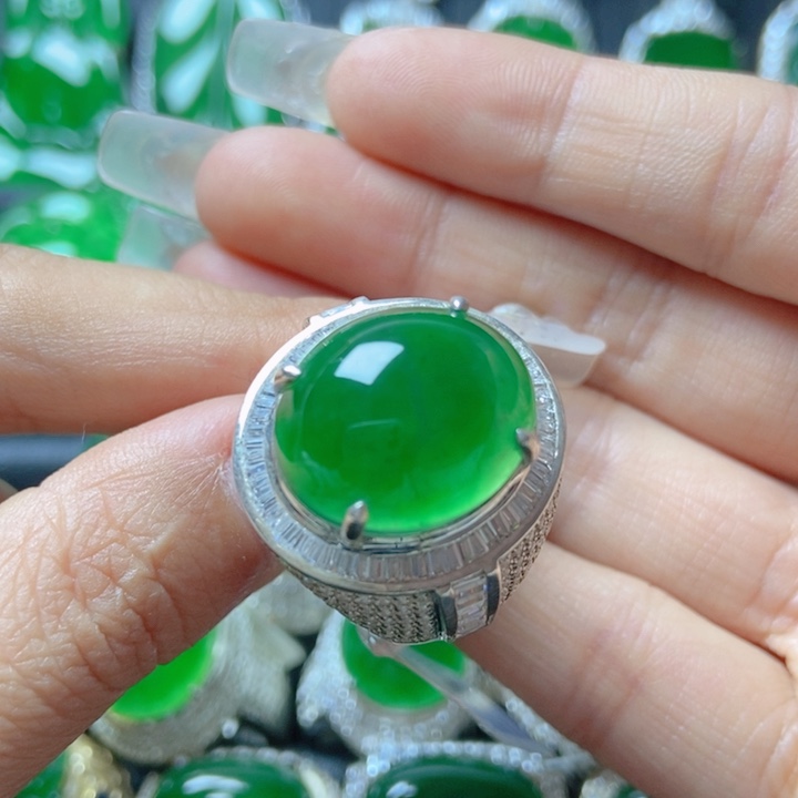 翡翠颈饰银S925镶嵌183209。