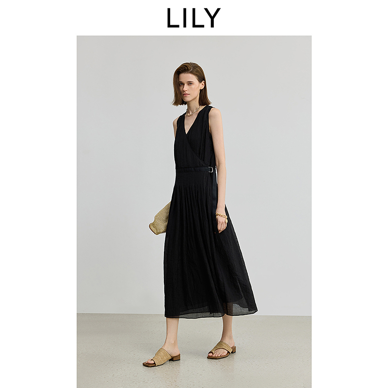 小黑裙LILY2025秋新款莱赛尔混纺复古无袖V领连衣裙女125309C7936