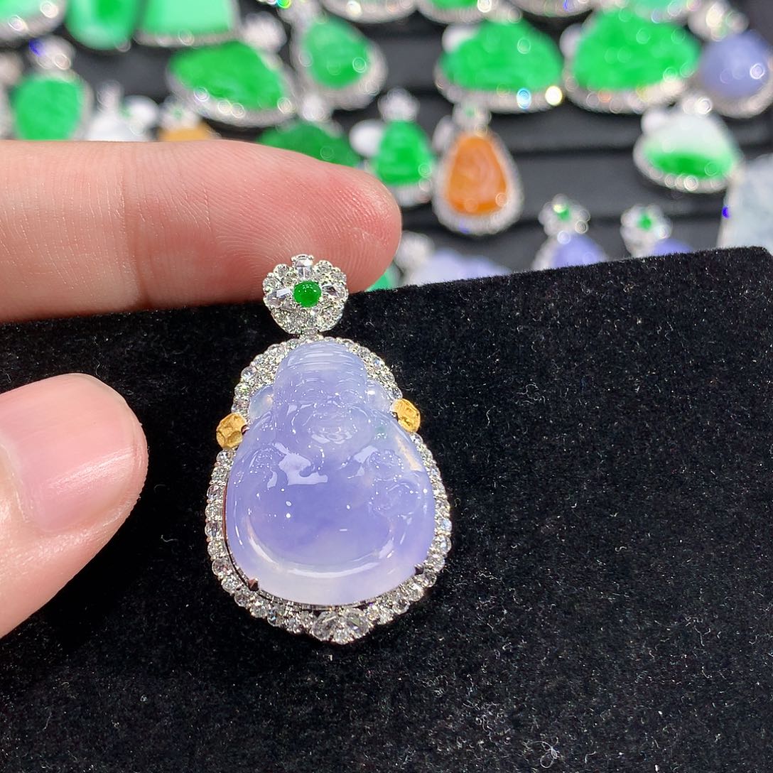 翡翠18K金镶嵌颈饰