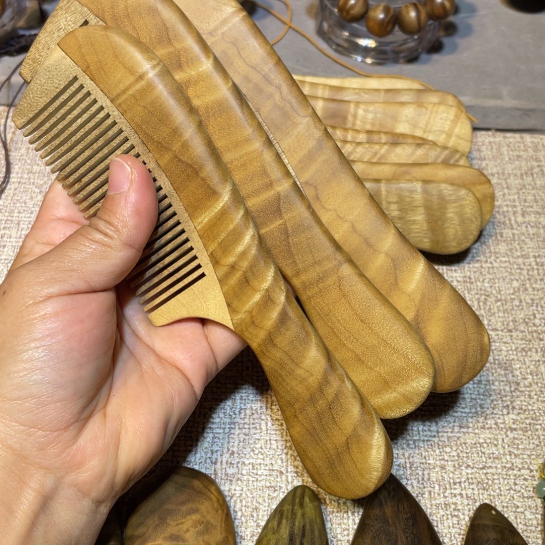 舟***喻其他楠木（金丝楠）梳子
