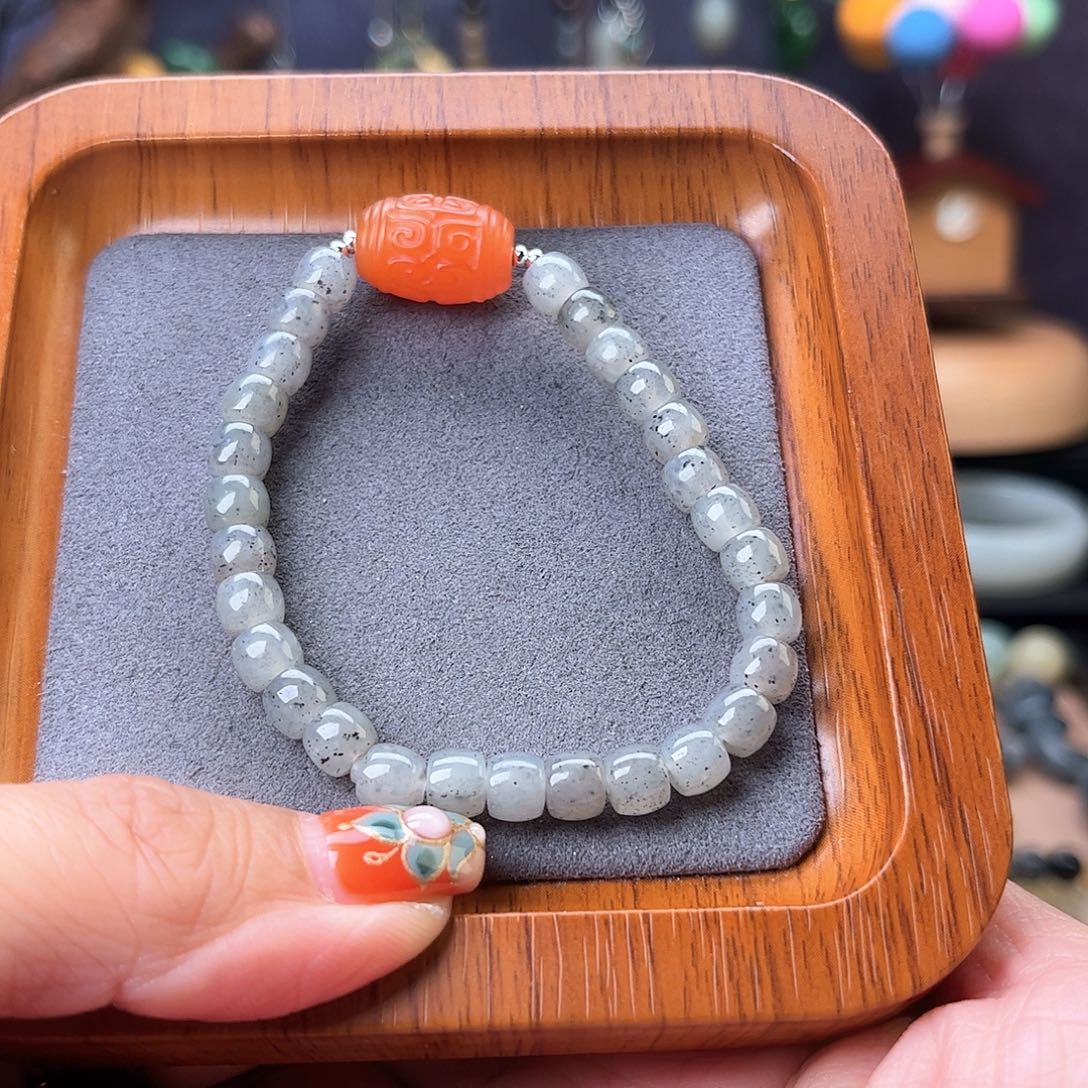 颈饰未镶嵌和田玉至*