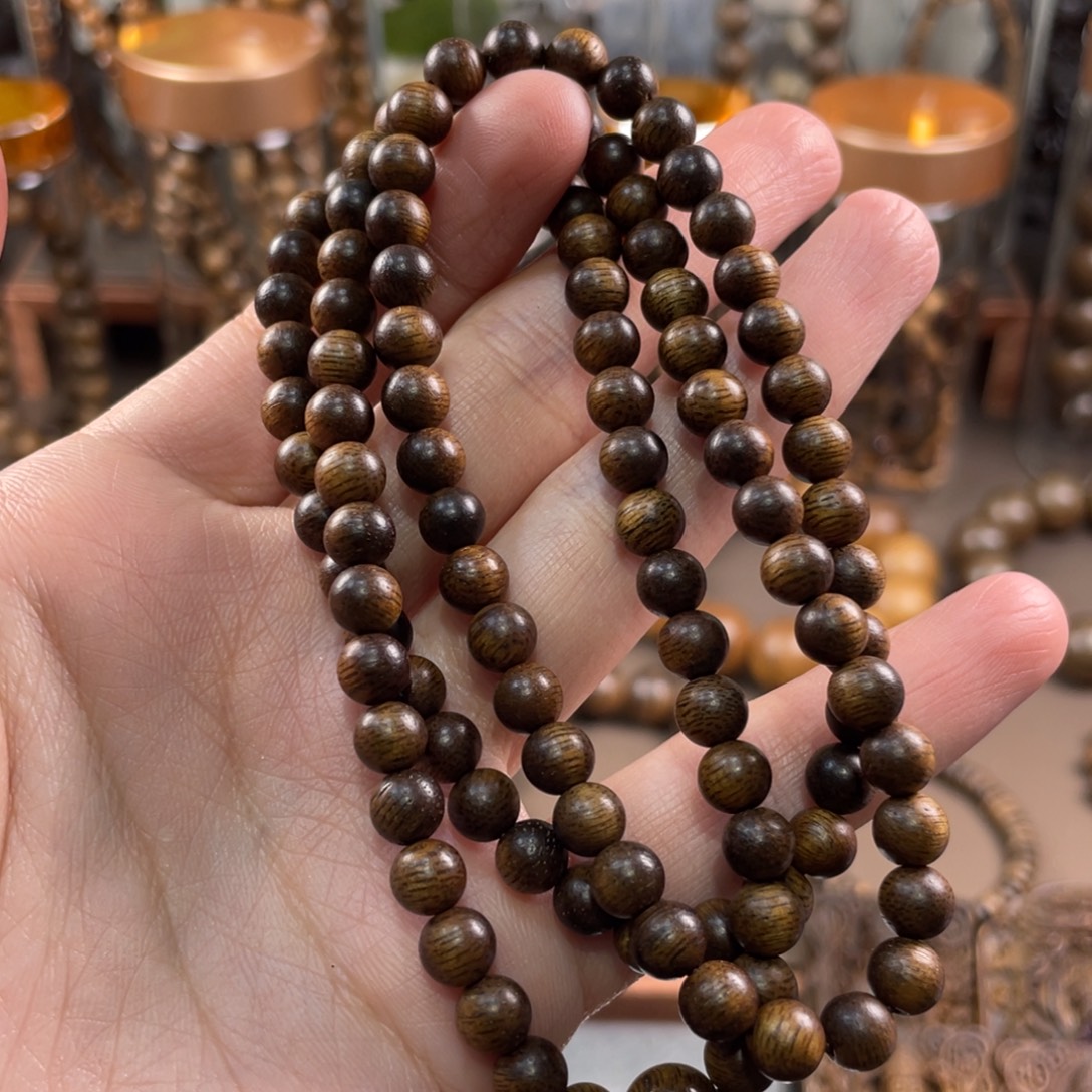 沉香手串海南莺歌绿奇楠