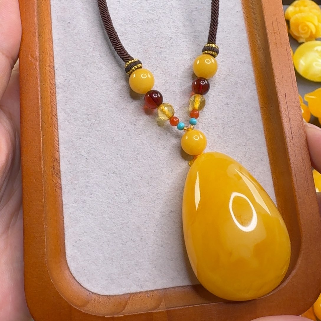 蜜蜡毛衣链未镶嵌三**茶