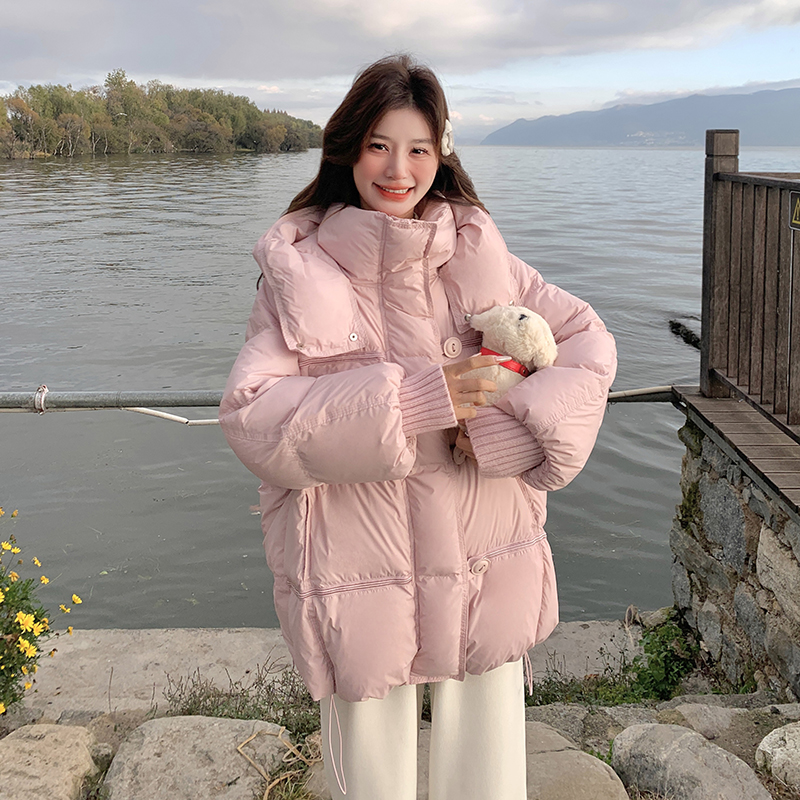 2024冬新款设计款连帽白鸭绒保暖羽绒服外套女中长款面包服宽松版