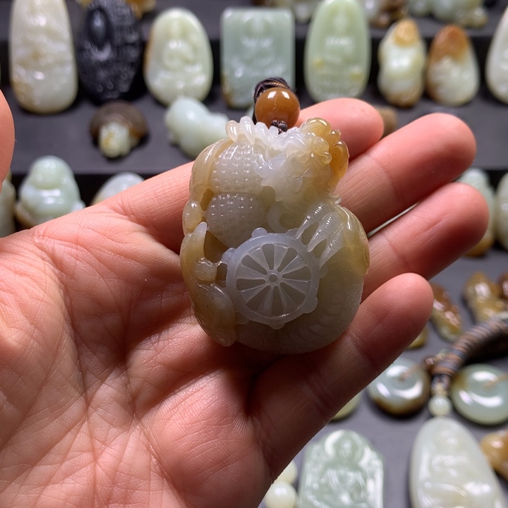 和田玉（糖玉）颈饰未镶嵌