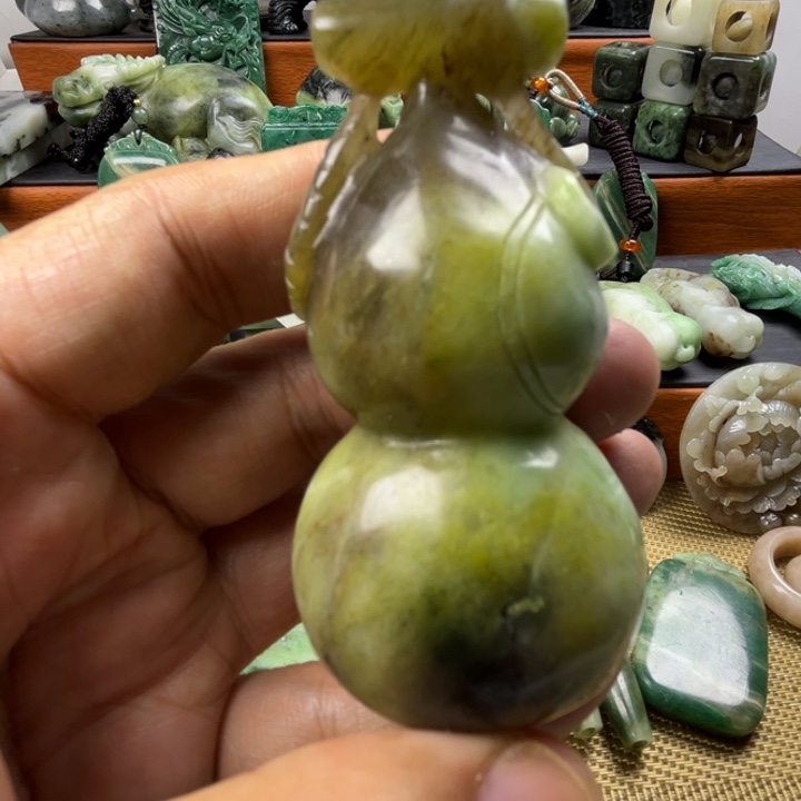 独山玉未镶嵌珠宝半成品