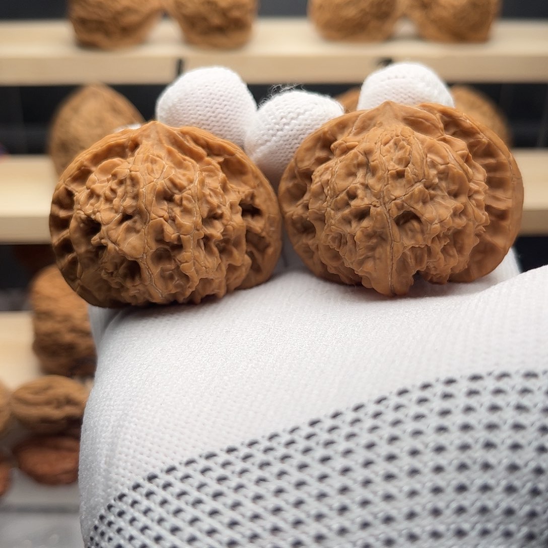 桃核吊坠44.5一代宫灯，，，