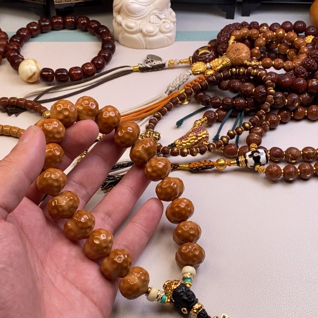 猴头核桃吊坠。。。。。。。。。。