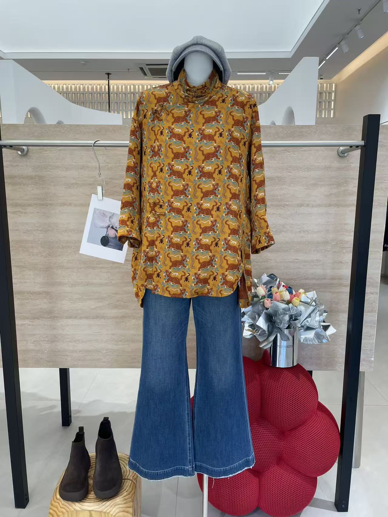 9086轩尚女装“虎镇五毒新中式衬衫上衣”