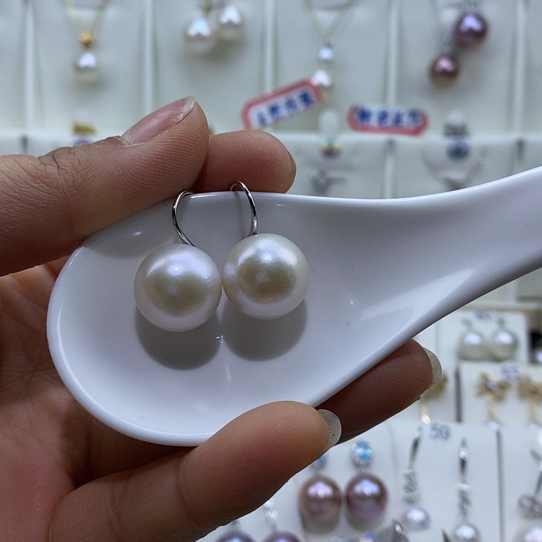 锦***祥淡水珍珠吊坠(赠链)银S925镶嵌