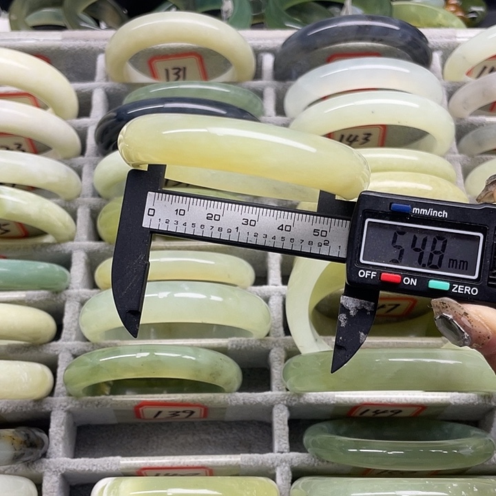 蛇纹石玉未镶嵌手镯139