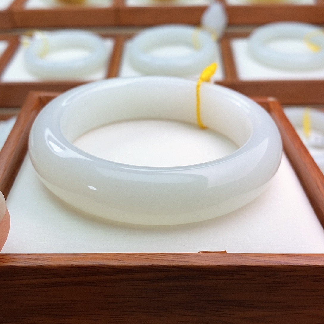 和田玉（白玉）手镯未镶嵌