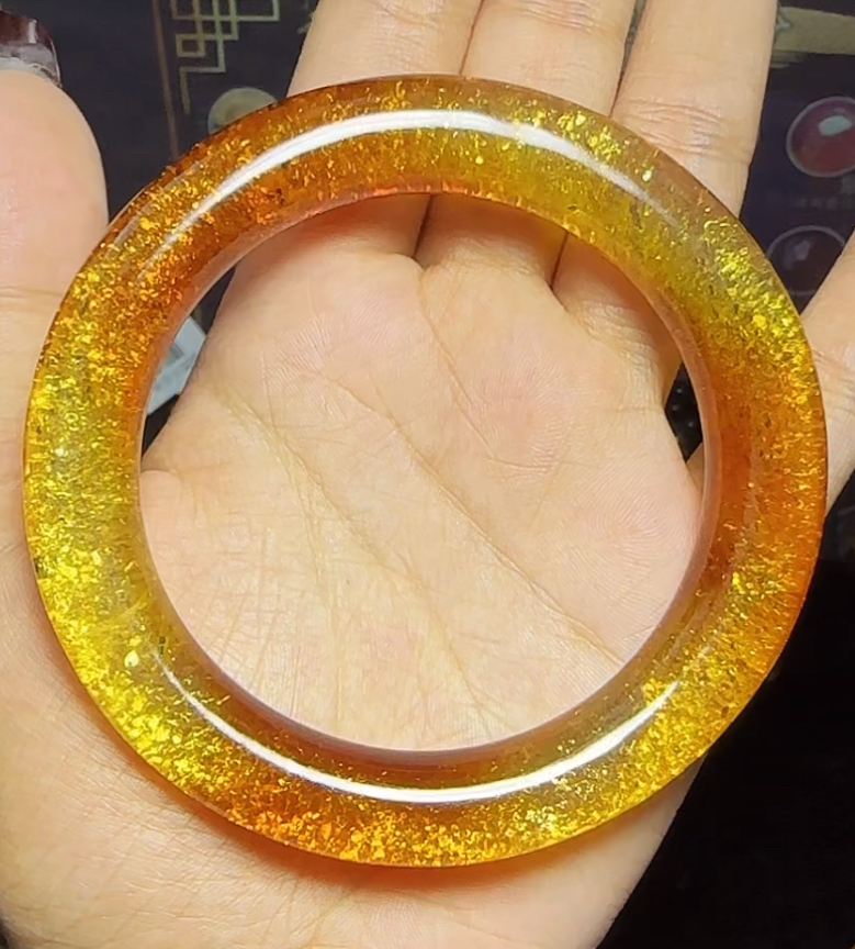 【齐福珠宝】2/12-21馆藏级同料红蓝金沙珀手镯