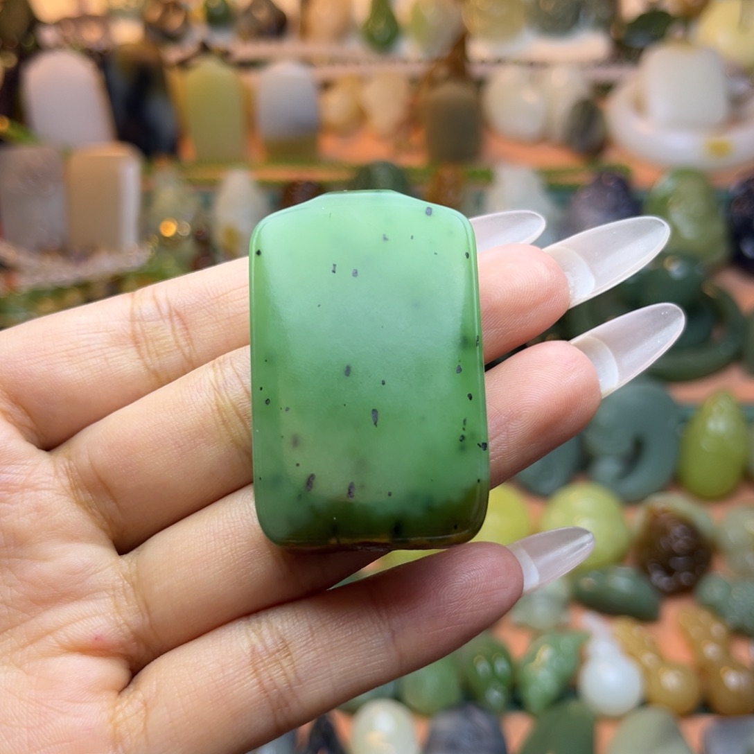 颈饰未镶嵌和田玉知**黑