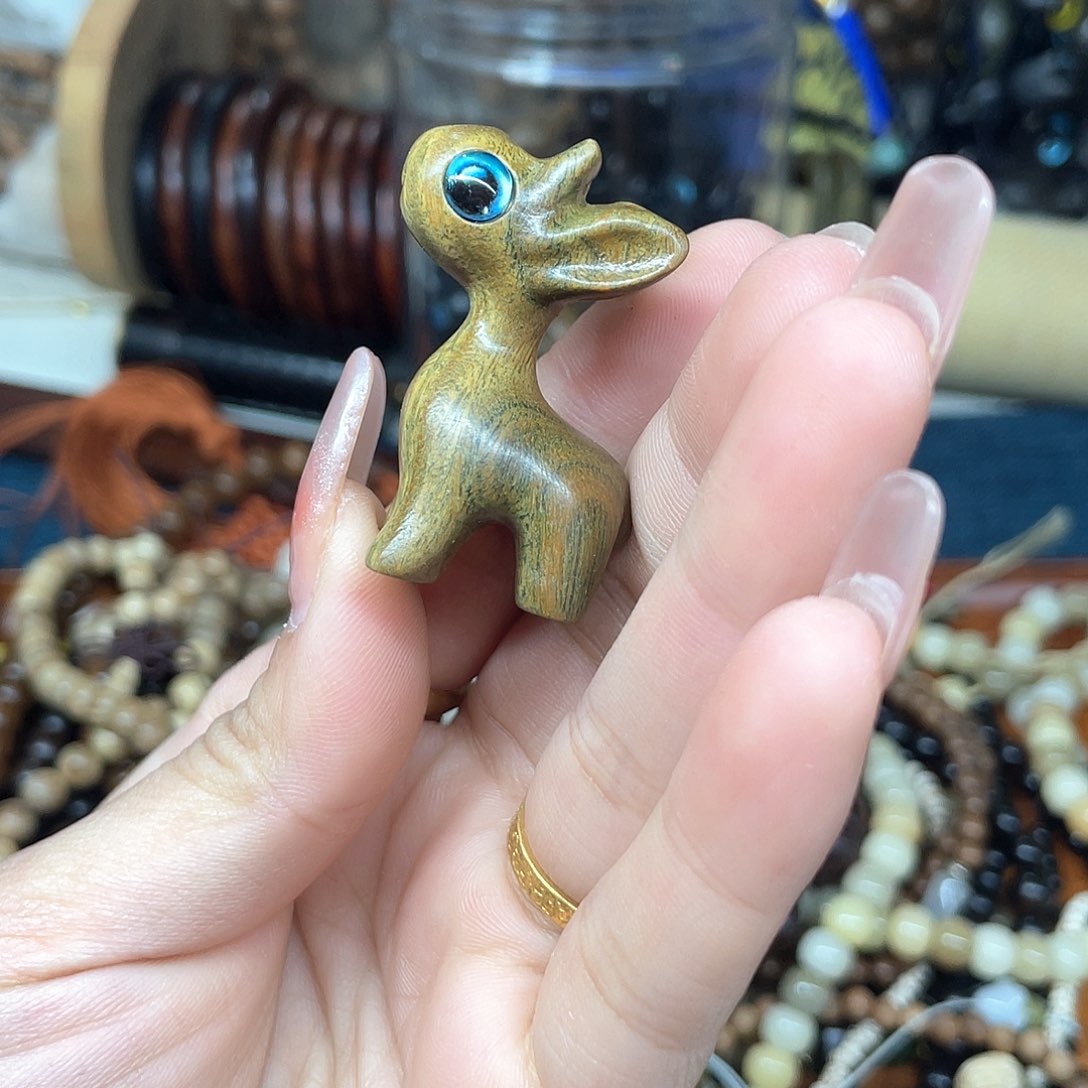 维腊木（绿檀）无事牌