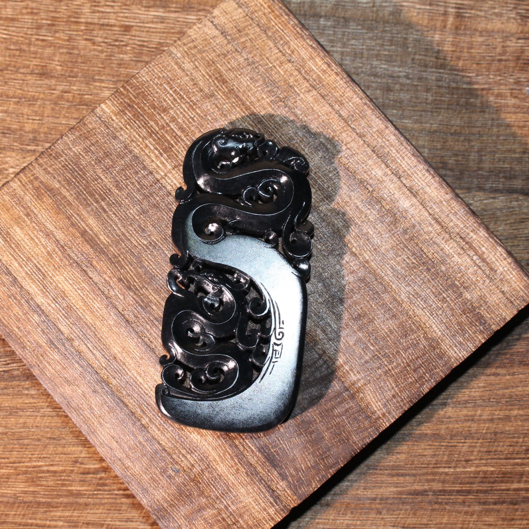 67.5g纯手工龙凤牌和田玉墨玉手工玉牌吊坠