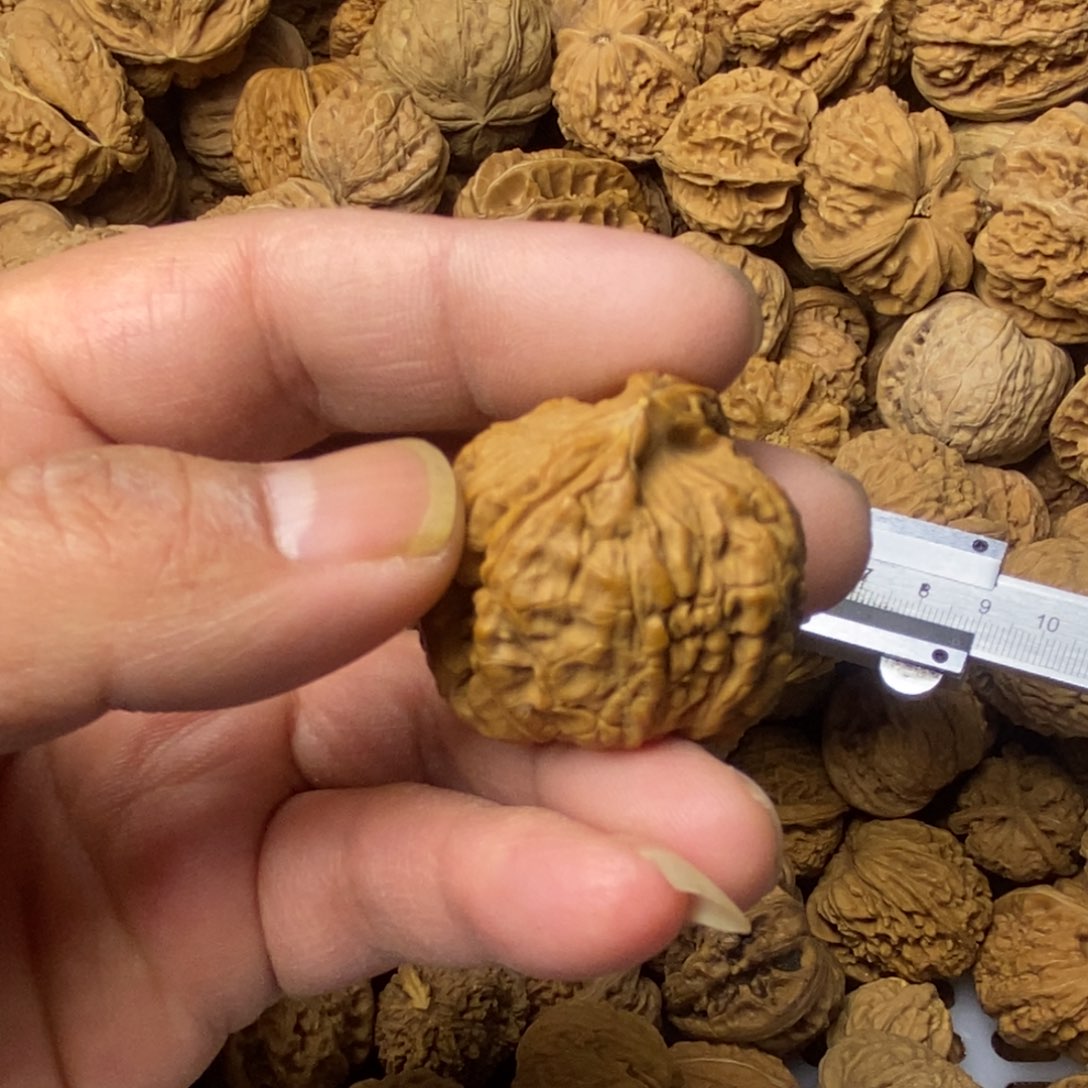 红***牛文玩核桃吊坠文玩