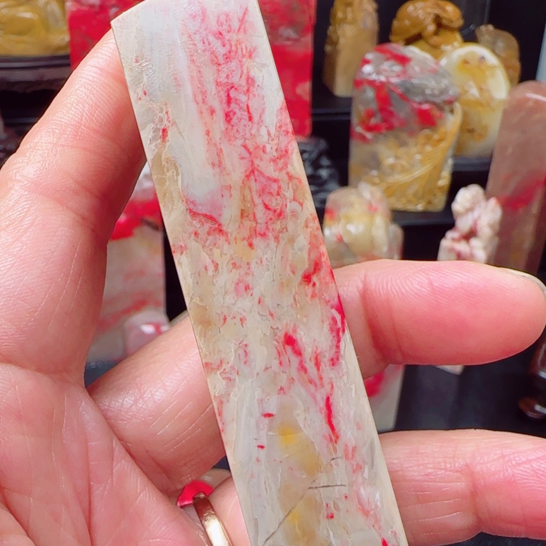 昌化石昌化鸡血石