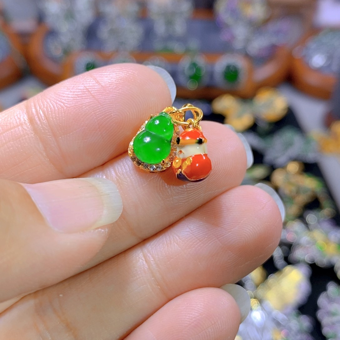 翡翠颈饰银S925镶嵌天然翡翠
