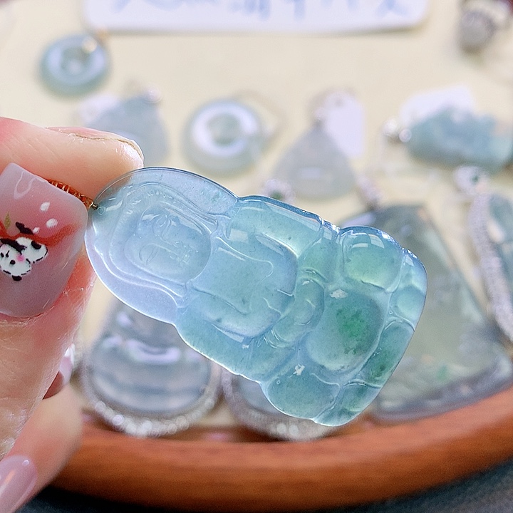 翡翠颈饰18K金镶嵌翡翠