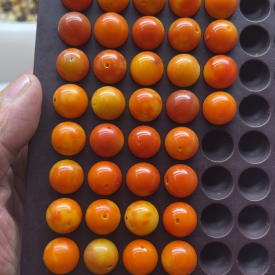 吊坠白玉菩提瑕疵14橘色圆珠44颗