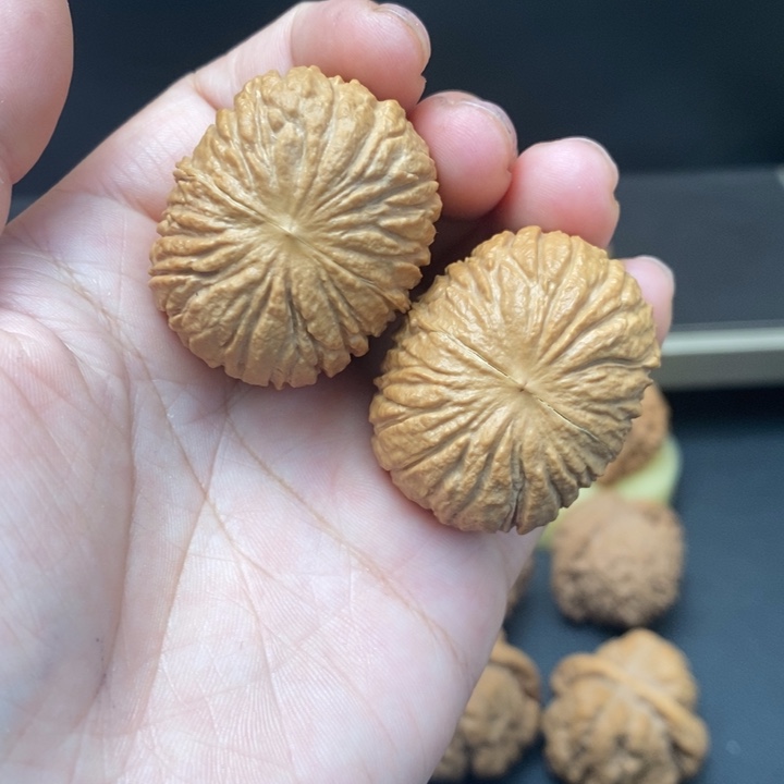 文玩核桃吊坠猴头
