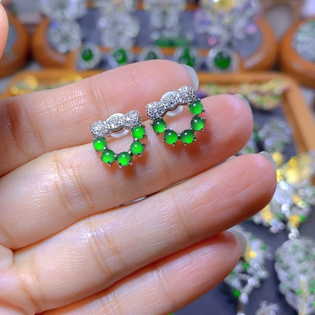 翡翠颈饰银S925镶嵌天然翡翠