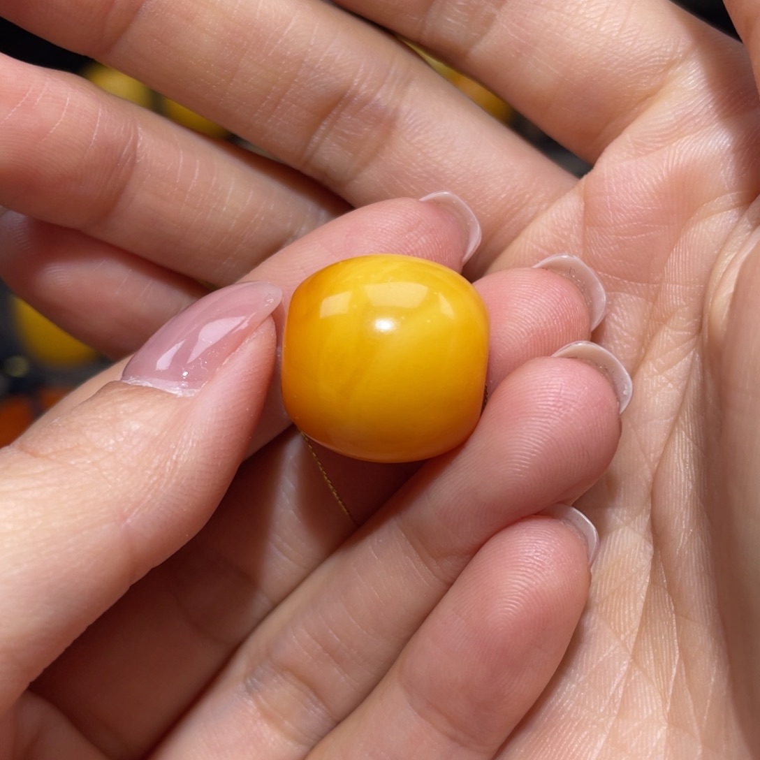 【闪购商品】琥珀裸石未镶嵌今****?珠子