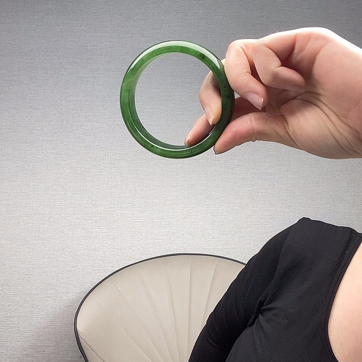 和田玉手镯未镶嵌春**开