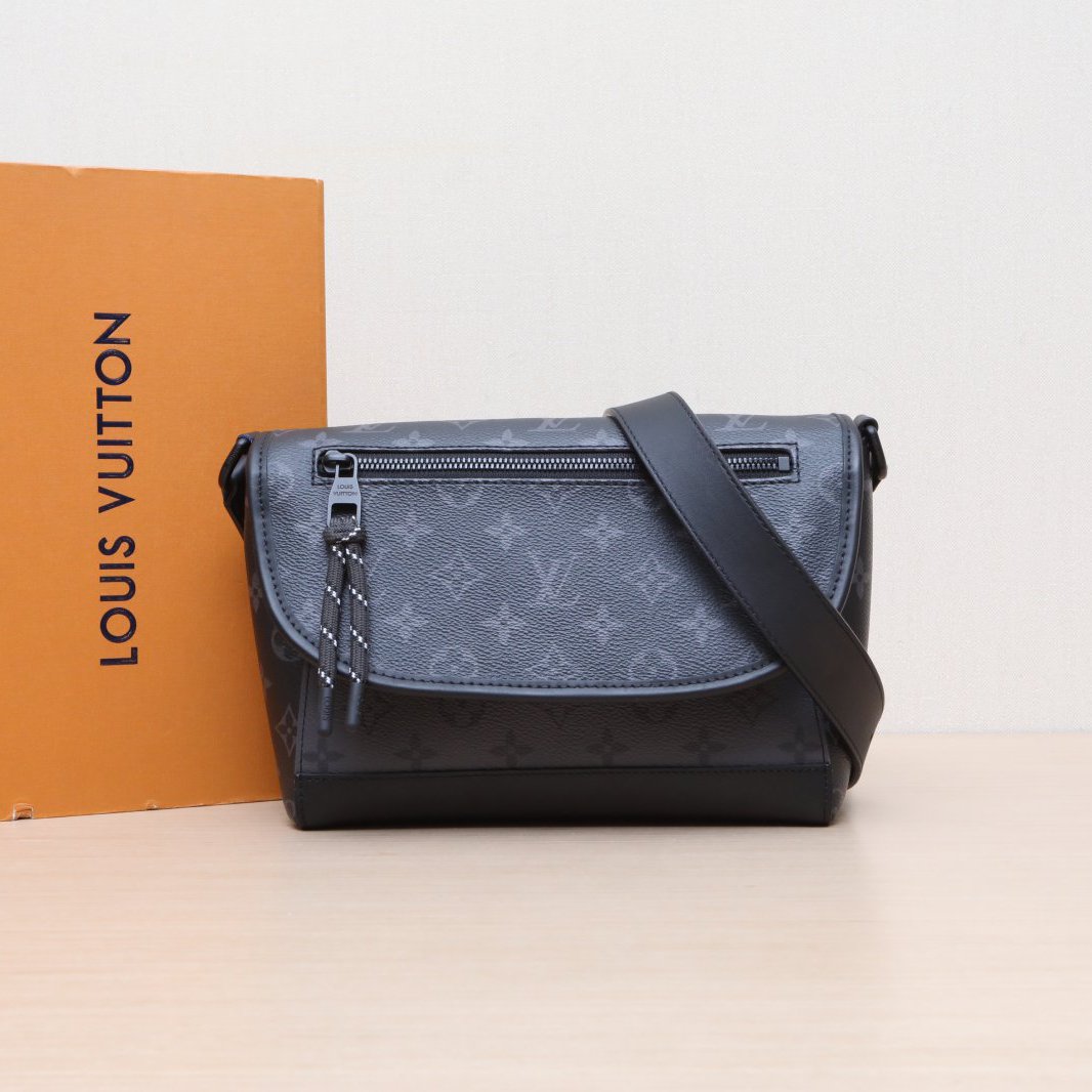 99新 LouisVuitton/路易威登 小花6欢 芯片 Messenger邮差包