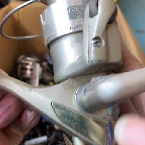 笑***云二手渔轮微微瑕疵