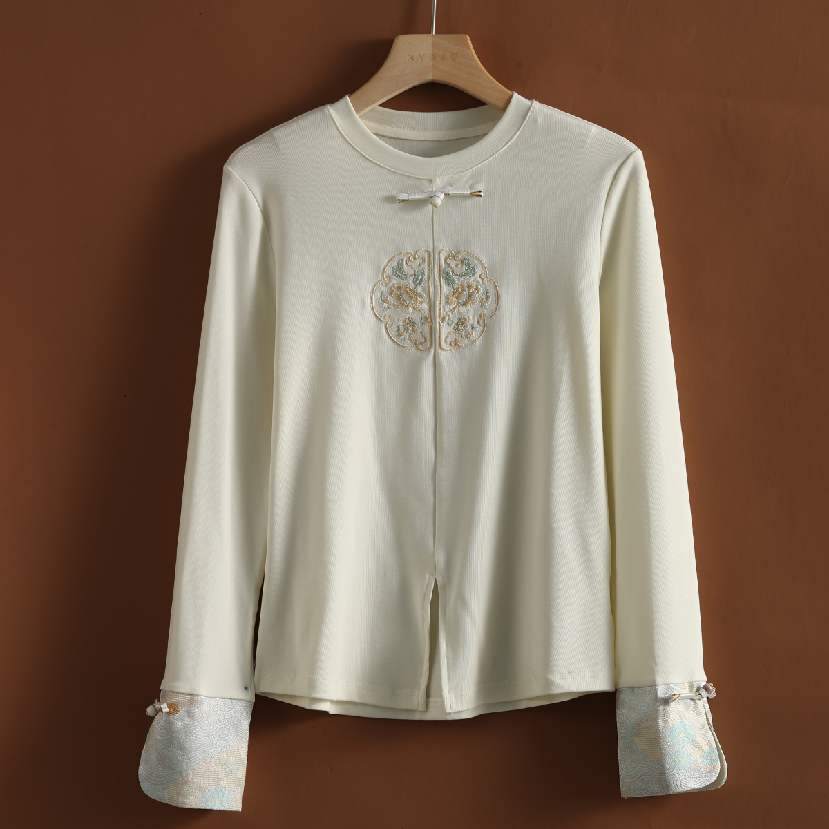 K12C-25661高端轻奢！刺绣+天丝！新中式国风女春秋长袖T恤上衣