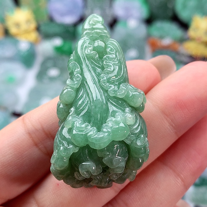 翡翠颈饰未镶嵌翡翠