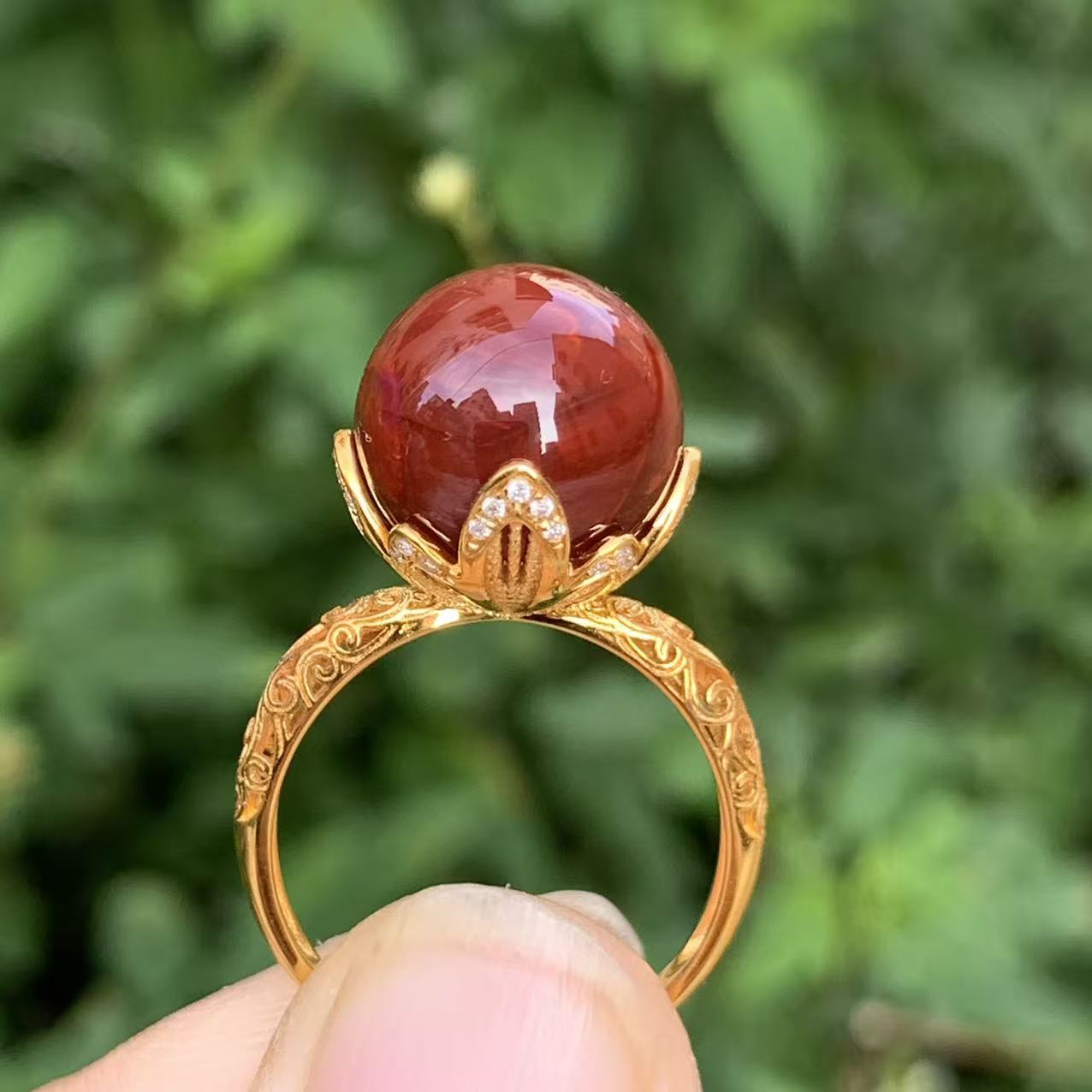 传承全品级 南红瓦西纯色牛血红女戒 18K金镶嵌 尺寸12.2*13.3