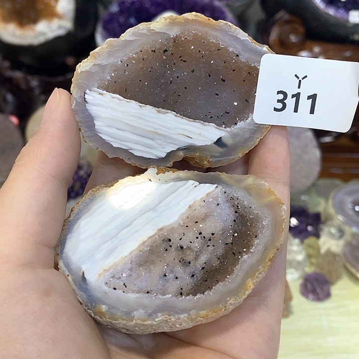 未镶嵌水晶大型摆件（非配饰）